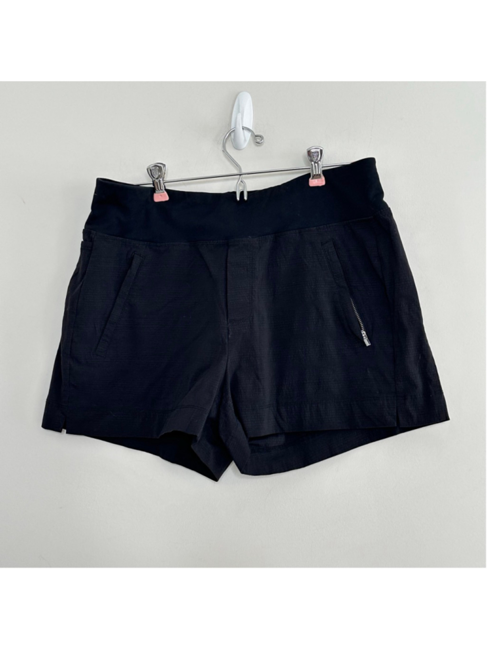 Athleta Trekkie Short North Black